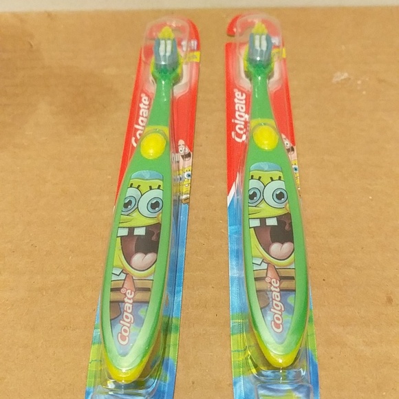 Colgate Spongebob Square Pants 2 Toothbrushes Lot Extra Soft 5 Years - Picture 2 of 4
